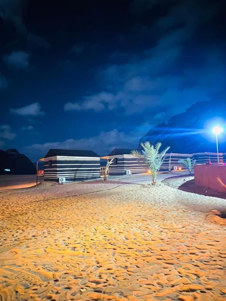 Hotel Moon Night Camp Wadi Rum Exterior foto